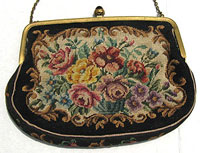 purseupclose200